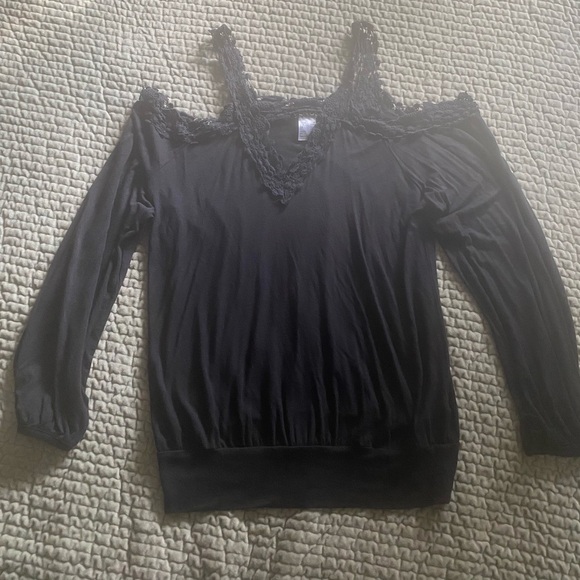 Black Off-Shoulder Lace Top - Picture 1 of 4